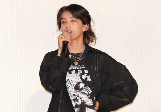 YOSHI「タロウのバカ」の公開記念舞台挨拶