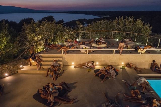 『LORO 欲望のイタリア』（C）2018 INDIGO FILM PATHE FILMS FRANCE 2 CINEMA