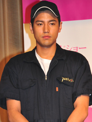 『カラスの親指』会見