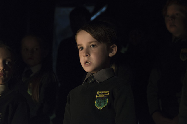 『ホール・イン・ザ・グラウンド』