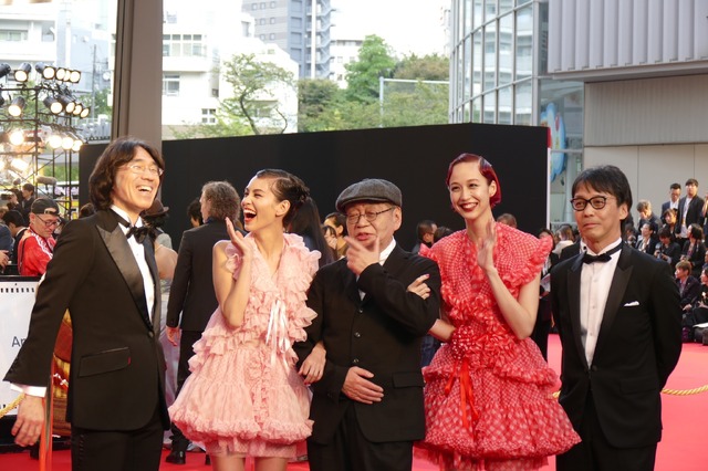 第32回東京国際映画祭オープニングセレモニー「NO SMOKING」