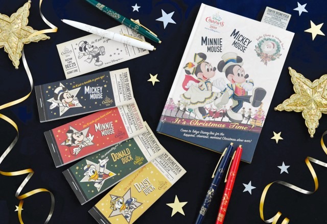 （左から）メモセット 1,000 円※4 個セットとなりますボールペンセット 1,600 円※4 本セットとなりますノート 1,200 円(C) Disney