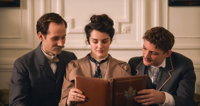 『不実な女と官能詩人』（C）CURIOSA FILM