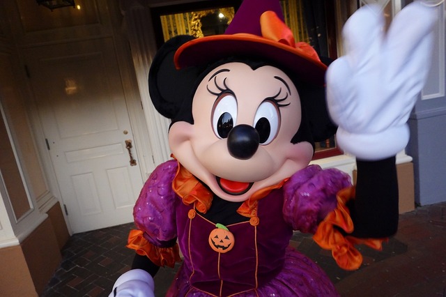 「ハロウィーン・タイム・アット・ディズニーランド・リゾート」As to Disney artwork, logos and properties： (C) Disney