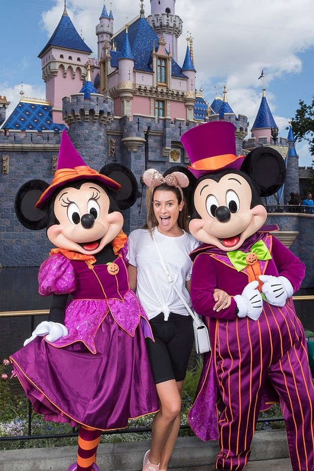 「ハロウィーン・タイム・アット・ディズニーランド・リゾート」As to Disney artwork, logos and properties： (C) Disney