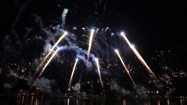 過去・現在、そして未来へ。期間限定の新花火「エプコット・フォーエバー」As to Disney artwork, logos and properties： (C) Disney