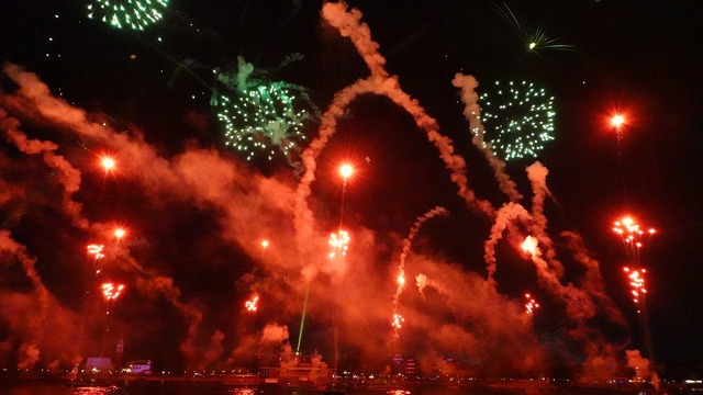 過去・現在、そして未来へ。期間限定の新花火「エプコット・フォーエバー」As to Disney artwork, logos and properties： (C) Disney