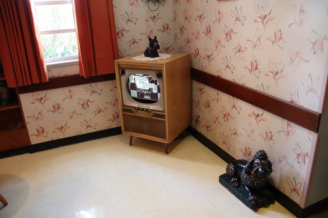 風間俊介も体験！昔ながらのアメリカンなレストラン！As to Disney artwork, logos and properties： (C) Disney