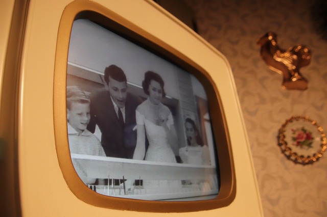 風間俊介も体験！昔ながらのアメリカンなレストラン！As to Disney artwork, logos and properties： (C) Disney