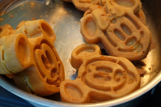 BIG5と楽しく食事！As to Disney artwork, logos and properties： (C) Disney