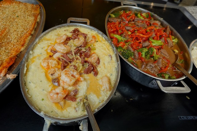 BIG5と楽しく食事！As to Disney artwork, logos and properties： (C) Disney