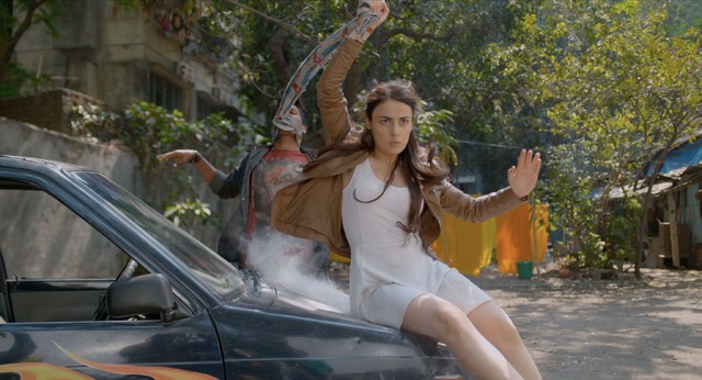 『燃えよスーリヤ!!』　(C) 2019 RSVP, a division of Unilazer Ventures Private Limited