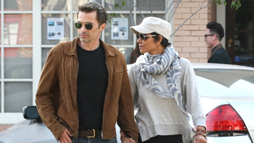 『Dark Tide』（原題）　ハル・ベリー＆オリヴィエ・マルティネス　-(C) Splash/AFLO