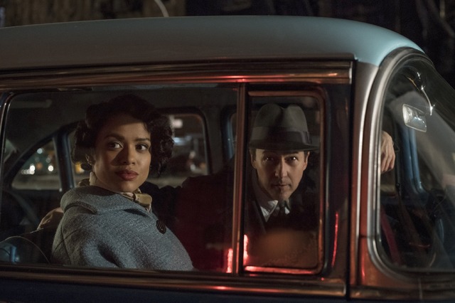 『マザーレス・ブルックリン』(C) 2019 Warner Bros. Ent. All Rights Reserved