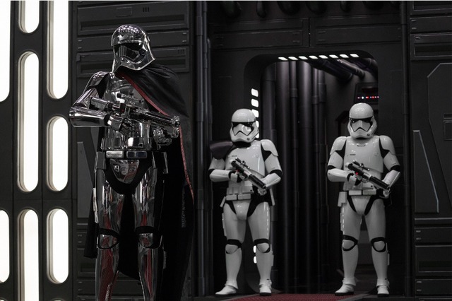 『スター・ウォーズ/最後のジェダイ』(c) 2017 & TM Lucasfilm Ltd.