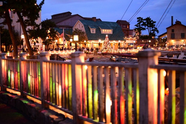 ロマンティック過多！夜景さんぽでXmasのシーを満喫(C) Disney