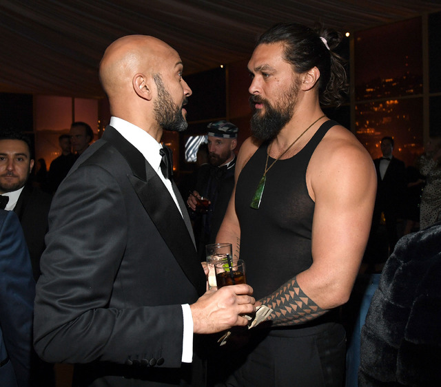 タンクトップのジェイソン・モモア (C) Getty Images