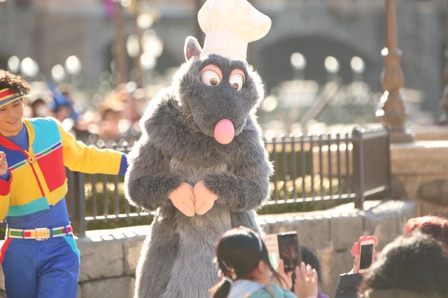 ステージショー「ピクサー・プレイタイム・パルズ」