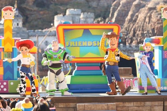 ステージショー「ピクサー・プレイタイム・パルズ」