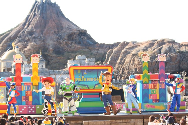 ステージショー「ピクサー・プレイタイム・パルズ」