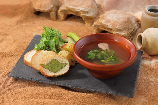 ＜ヨーダ＞ルート＝リーフ・シチュー　　1,590円（C） & TM Lucasfilm Ltd.