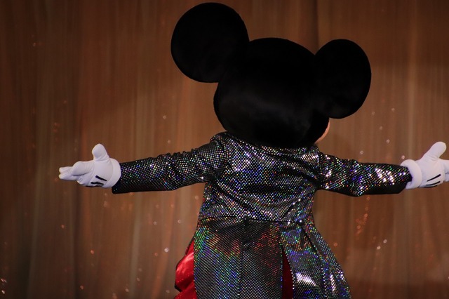 新成人のみなさんおめでとうございます☆令和元年度浦安市成人式(C) Disney