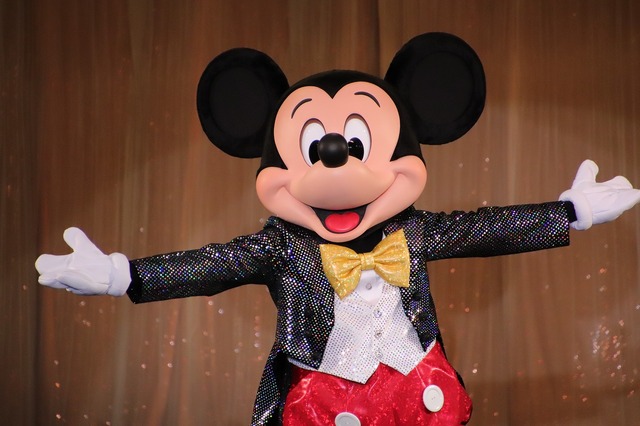 新成人のみなさんおめでとうございます☆令和元年度浦安市成人式(C) Disney