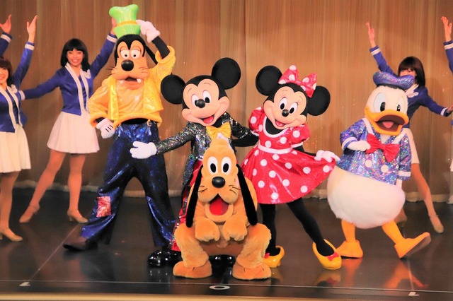 新成人のみなさんおめでとうございます☆令和元年度浦安市成人式(C) Disney