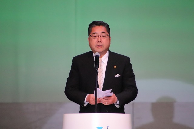 新成人のみなさんおめでとうございます☆令和元年度浦安市成人式(C) Disney