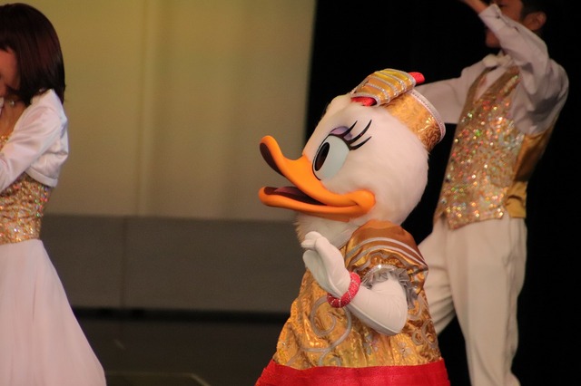 新成人のみなさんおめでとうございます☆令和元年度浦安市成人式(C) Disney