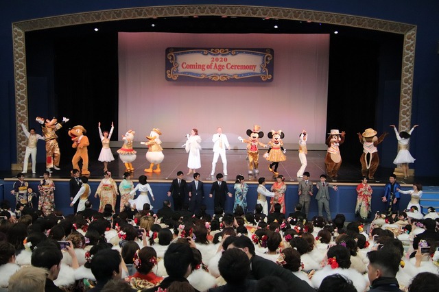 新成人のみなさんおめでとうございます☆令和元年度浦安市成人式(C) Disney