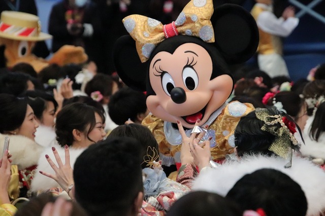 新成人のみなさんおめでとうございます☆令和元年度浦安市成人式(C) Disney