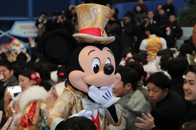新成人のみなさんおめでとうございます☆令和元年度浦安市成人式(C) Disney