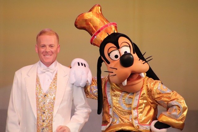 新成人のみなさんおめでとうございます☆令和元年度浦安市成人式(C) Disney