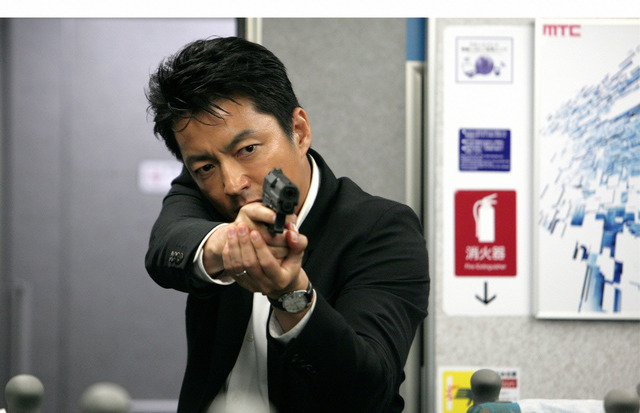 『藁の楯 わらのたて』(C)木内一裕/講談社 (C)2013映画「藁の楯」製作委員会