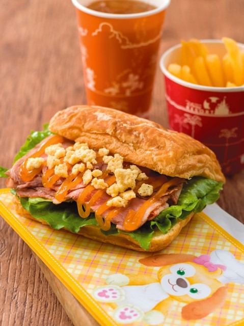 黄色のうさピヨ、クッキー・アンが春の主役！(C) Disney