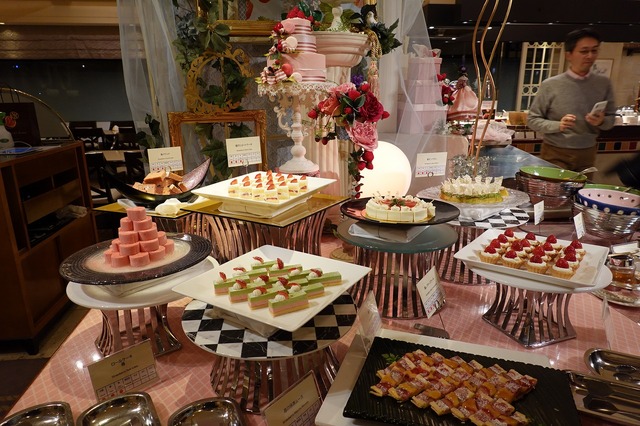 「ネオ・ビストロ・ビュッフェ～グルメの宴＆ストロベリーミュージアム～」