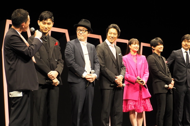 映画『一度死んでみた』完成披露ミサ