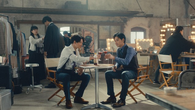 ファンタ プレミアグレープ新TVCM「ファンタ プレミアグレープ 乾杯」篇（30秒）