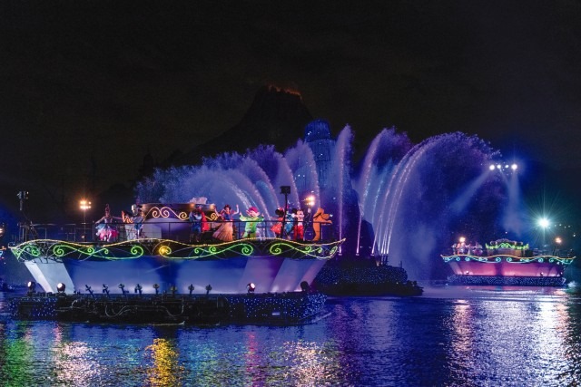 終了した「ファンタズミック！」（画像提要：株式会社オリエンタルランド）(C) Disney