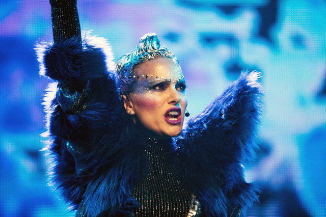 『ポップスター』Motion Picture (C)2018 Vox Lux Film Holdings, LLC. All Rights Reserved