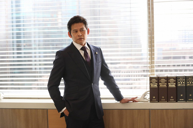 吉田鋼太郎に ハマり役 豪華出演者にも驚きの声 Suits スーツ2 第1話 Cinemacafe Net