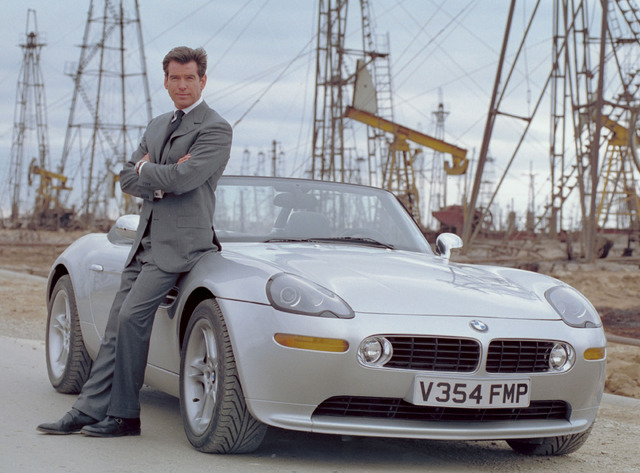 『007／ワールド・イズ・ノット・イナフ』 (C) APOLLO