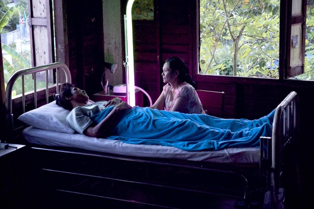 Help! The 映画配給会社プロジェクト「配給会社別　見放題配信パック」第一弾配信作品場面写真『光の墓』（C） Kick The Machine Films / Illuminations Films (Past Lives) / Anna Sanders Films / GeiBendorfer Film-und Fernsehproduktion /Match Factory Productions / Astro Shaw (2015)