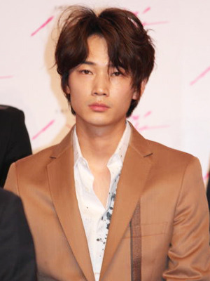 NHK大河ドラマ「八重の桜」出演者発表会見（綾野剛）