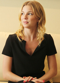 「リベンジ」エミリー・ヴァンキャンプ＆真田広之