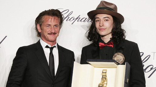 「ショパール・トロフィー2012」授賞式に出席したシャイリーン・ウッドリー＆エズラ・ミラー／Photo by ショパール