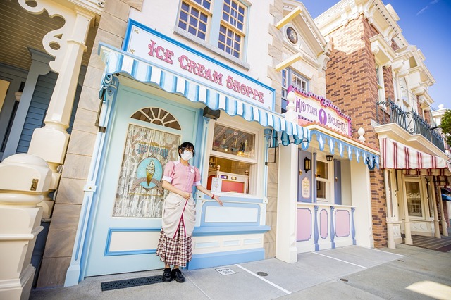 おめでとう香港ディズニー！As to Disney artwork, logos and properties： (C) Disney