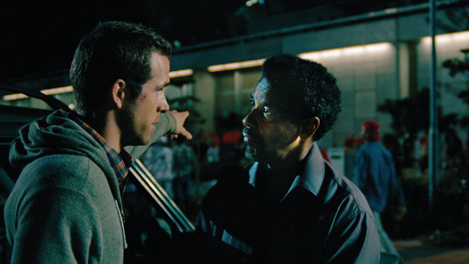 デンジャラス・ラン -(C) 2012 UNIVERSAL STUDIOS. All Rights Reserved.