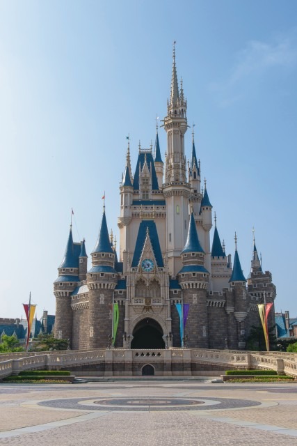 新しいルールで営業を再開する東京ディズニーリゾート (C) Disney